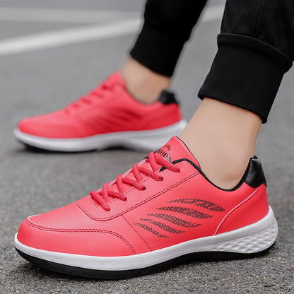MEN'S COMFORTABLE AND BREATHABLE SPORTS SHOES WITH GRIP MARKS