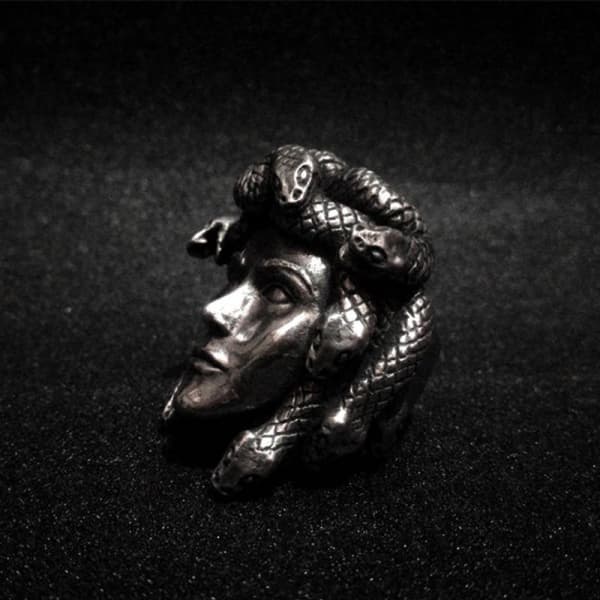 Medusa Ring